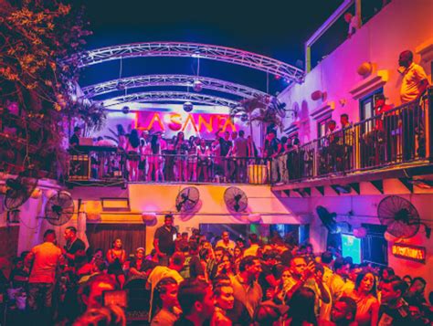 Cartagena Nightlife: Colombia Party Guide! (2023)